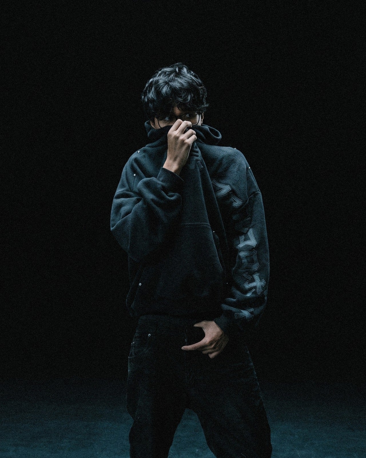 BLACK LETTER HOODIE