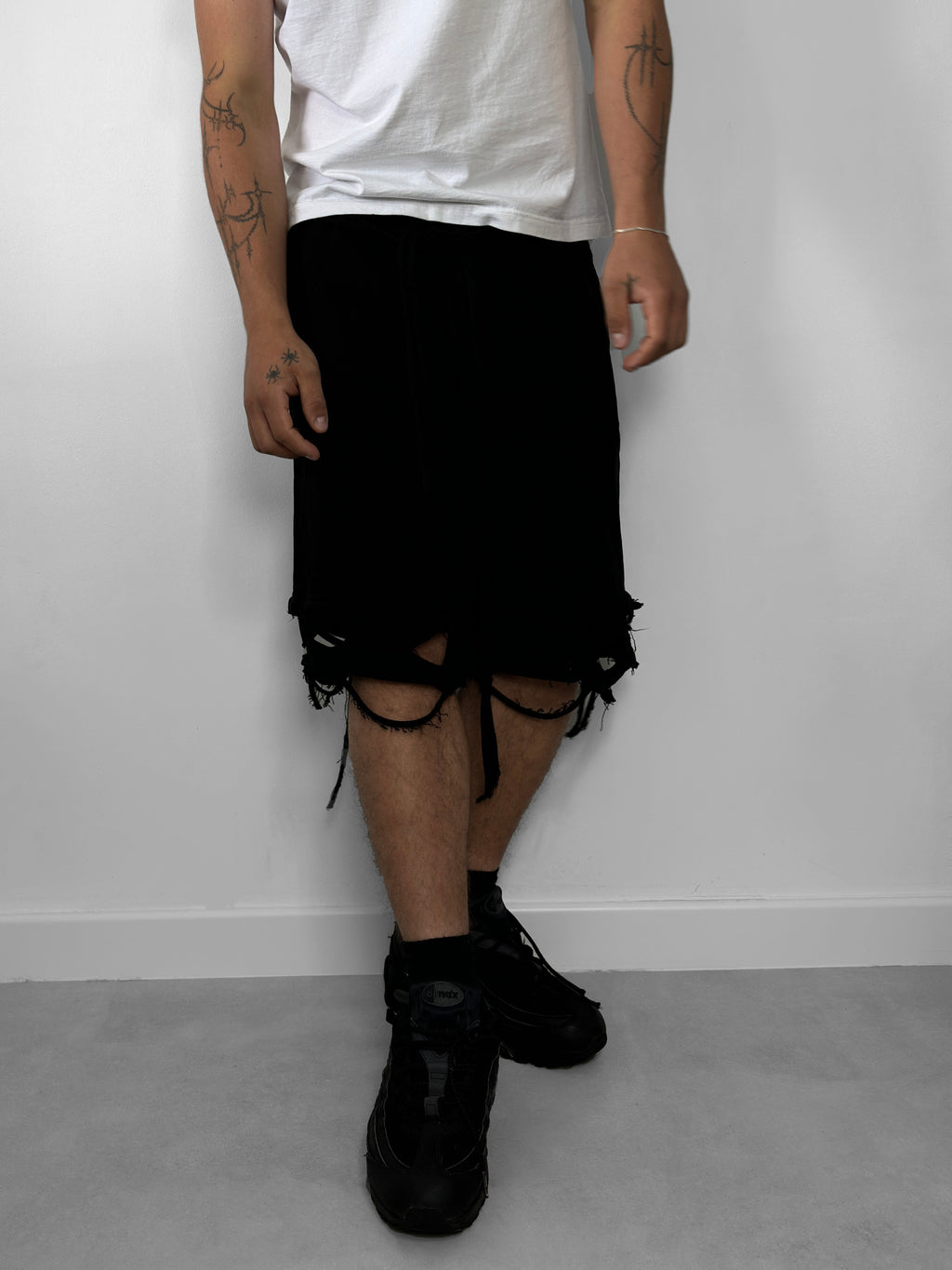 RIFT BLACK SHORTS