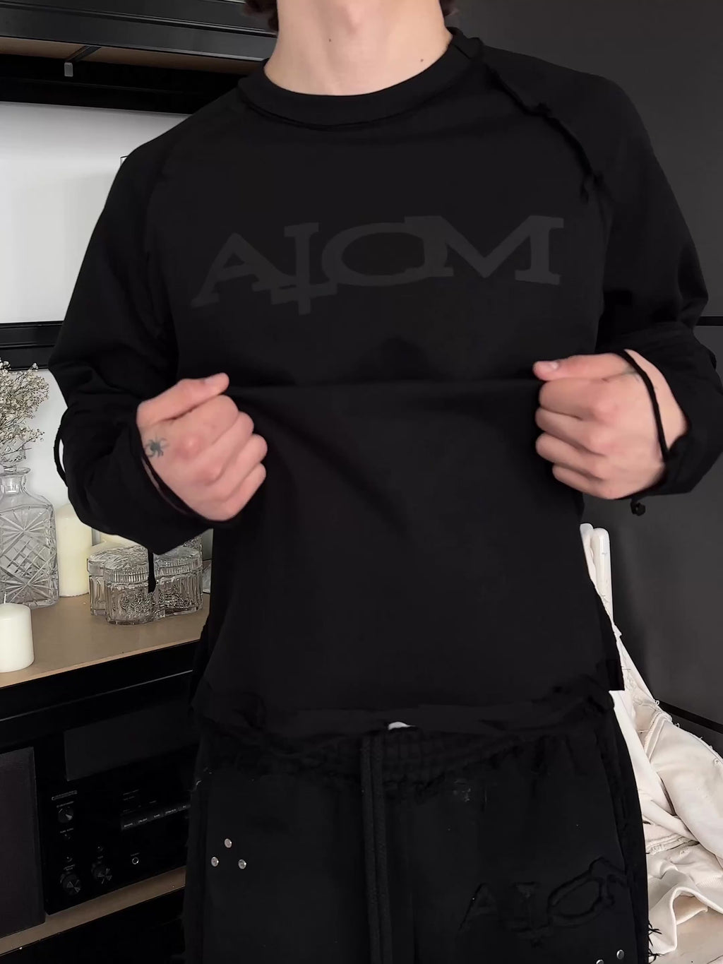BLACK RIFT LONGSLEEVE